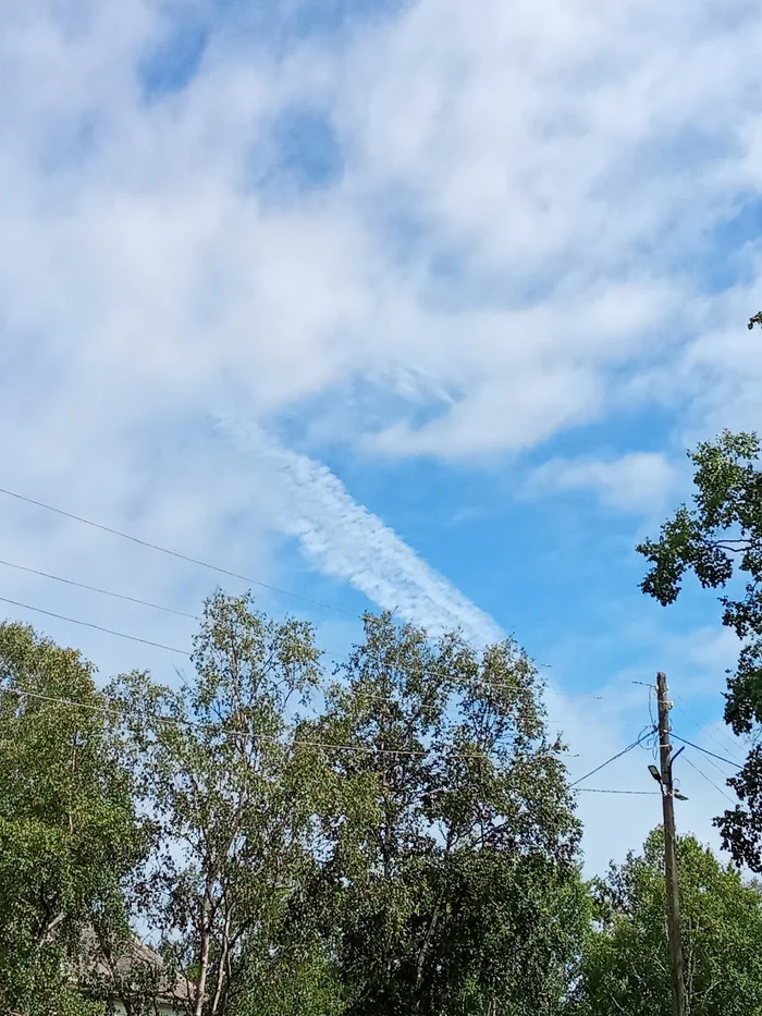 A plane flew high above me - Good morning, Airplane, Sky, The photo