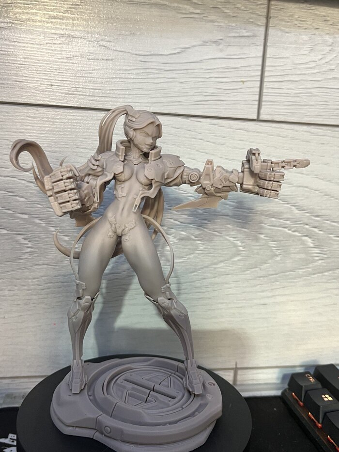 Цвет из-за смешивания серой и бежевой