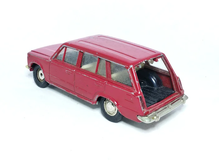 Restoration of the Saratov model VAZ-2102 Zhiguli on a scale of 1:43 using traditional restoration methods - My, Collecting, Scale model, Vaz-2102, Zhiguli, Modeling, Stand modeling, Recovery, Dyeing, Restoration, the USSR, Made in USSR, Hobby, Serzhik Modelist, Tamiya, Collection, Retro car, Tantalum, Agate, Longpost
