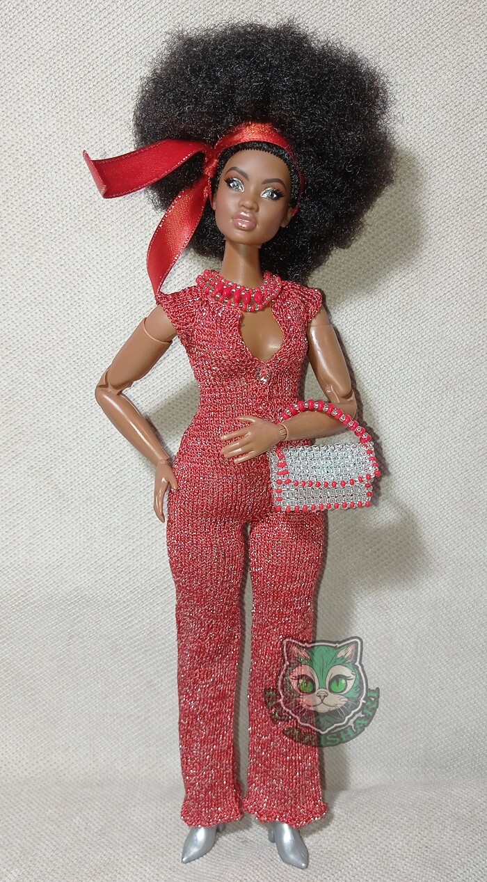 Barbie Looks Elle (GTD91). ����������. ����� YarnArt Camelia 20�� 190�, ����� 1,2 ��, �������-��������. ����� � ����� - ����� Preciosa �10, ������ SuperDuo, �������-������ �� �����.