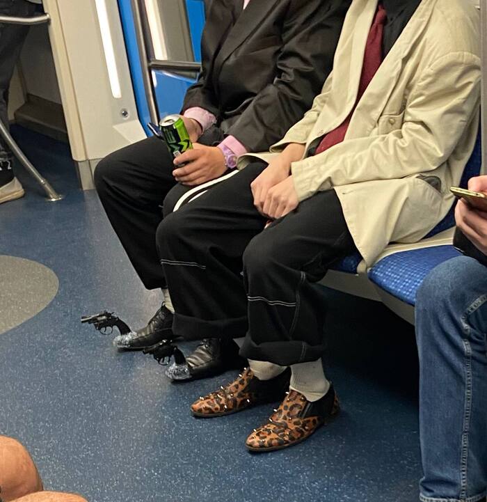 Shooting with two legs in Macedonian style - Shoes, Shoes, Pistols, Weapon, Macedonian shooting, Metro, Oddities, The photo