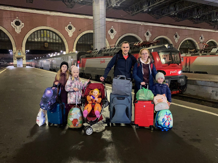 Как все это помещается в купе - только нам известно :)