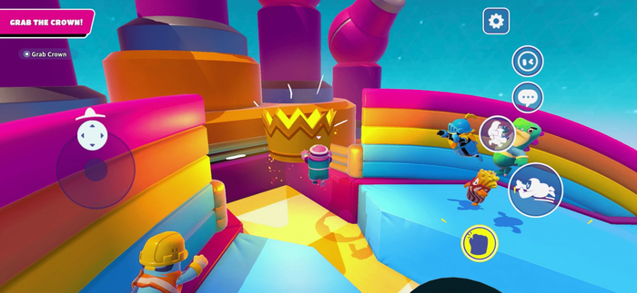 Скриншот из финальной гонки в Fall Guys Mobile.