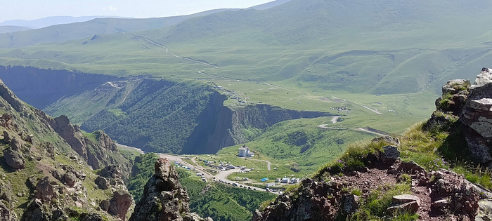     ,    [<!--noindex--><a href="https://pikabu.ru/story/otvet_na_post_samyie_krasivyie_dorogi_rossii_11702700?u=https%3A%2F%2Fwww.google.com%2Fmaps%3Fq%3Dloc%253A43.4329491%252C42.5318108&t=https%3A%2F%2Fwww.google.com%2Fmaps%3Fq%3Dloc%253A43.4329491%252C42.5318108&h=0824c50d309574bd5a8f573fc005e1d525bc5f49" title="https://www.google.com/maps?q=loc%3A43.4329491%2C42.5318108" target="_blank" rel="nofollow noopener">https://www.google.com/maps?q=loc%3A43.4329491%2C42.5318108</a><!--/noindex-->]