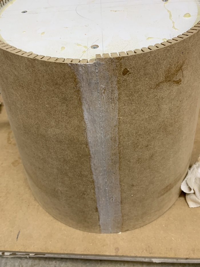 рис.12 Мажем клеем ПВА полосу, шириной сантиметра 4.