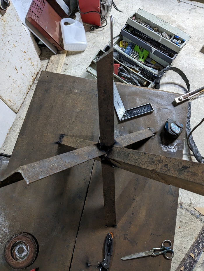 Простой, но сложный столик