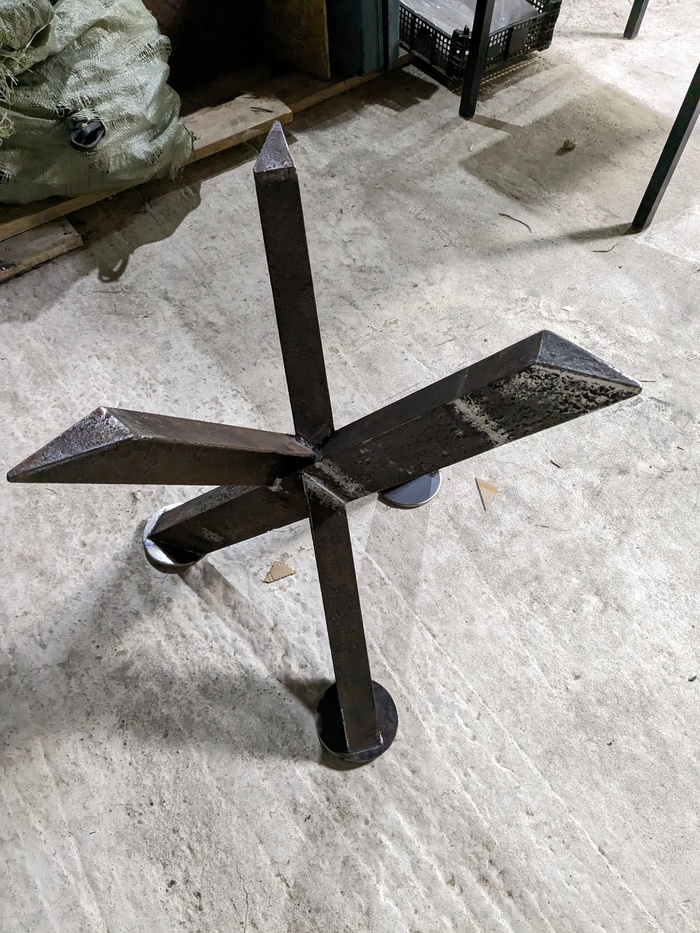 Простой, но сложный столик