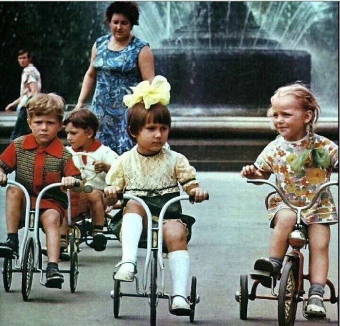 Bicycle from the USSR - the USSR, Made in USSR, The photo, Old photo, Youth, Youth, Nostalgia, Milota, Children, A bike, Telegram (link)