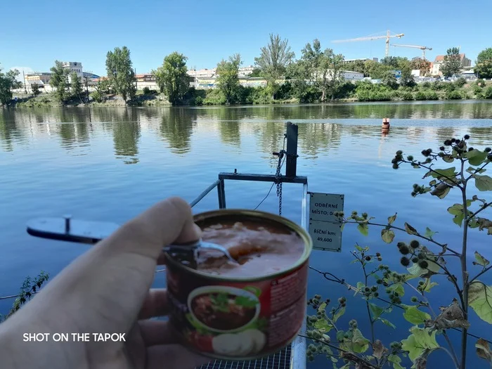 Hike through the urban jungle - My, Hike, River, Vltava, Canned food, Goulash, Town, Buoy, Agrimony, A spoon, Multitool, Czech, Prague