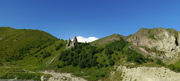       [<!--noindex--><a href="https://pikabu.ru/story/otvet_na_post_samyie_krasivyie_dorogi_rossii_11702700?u=https%3A%2F%2Fwww.google.com%2Fmaps%3Fq%3Dloc%253A43.4347954%252C42.5382843&t=https%3A%2F%2Fwww.google.com%2Fmaps%3Fq%3Dloc%253A43.4347954%252C42.5382843&h=a397d7eee40a7721363754b56dbbfceff5903a02" title="https://www.google.com/maps?q=loc%3A43.4347954%2C42.5382843" target="_blank" rel="nofollow noopener">https://www.google.com/maps?q=loc%3A43.4347954%2C42.5382843</a><!--/noindex-->]