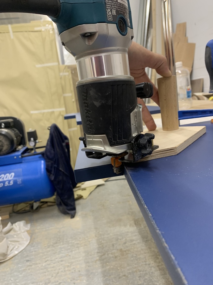 Так же как и в прошлый раз хуячим по ним фрезером ещё.