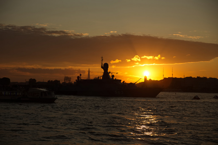 Через неделю — парад