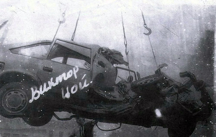 Машина Виктора Цоя после ДТП