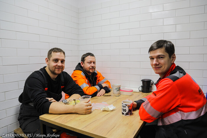 Из серии «Именно они делают Россию великой» - снято мной в Мурманском транспортном филиале Норникеля