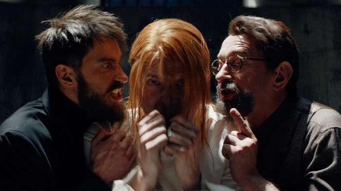 В кадре сплошь негодяи: Волков (Чеботарёв), Разумовский (Горошко) и Рубинштейн (Хабенский)