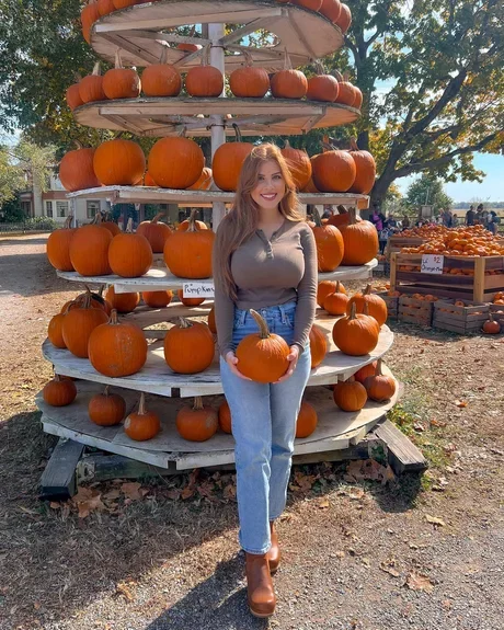 Several large pumpkins - Pumpkin, Girls, The photo, Redheads