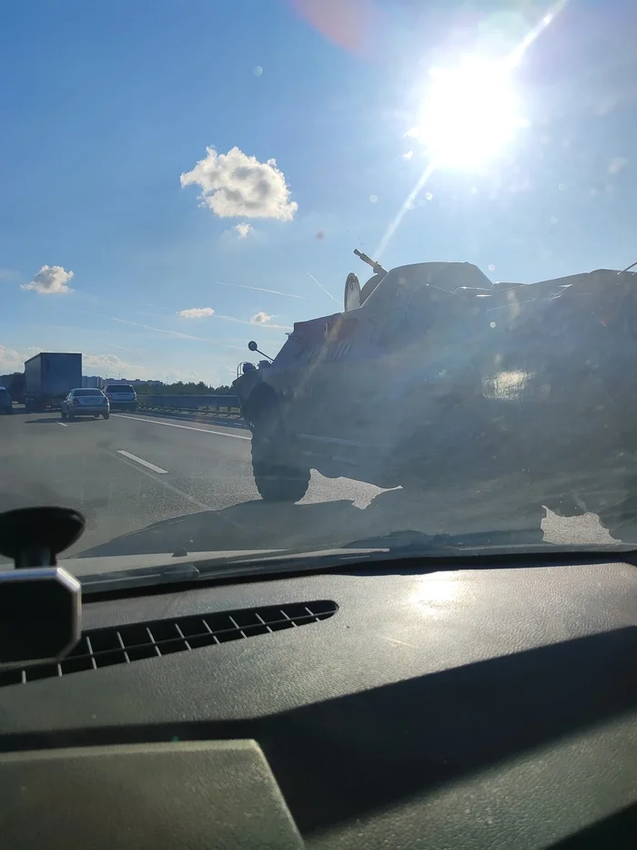 It’s just that someone is also going home. (KAD SPB) - My, Road, Armored vehicles, Saint Petersburg, Longpost