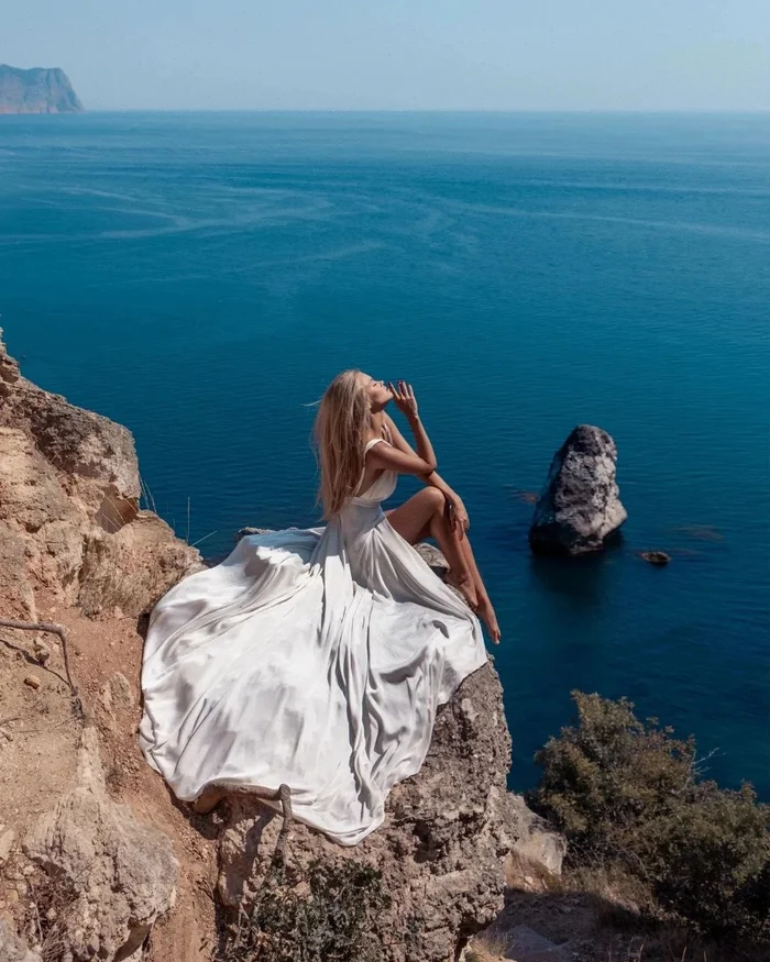 White dress - beauty, The photo, Girls, Sea, Black Sea, Crimea, Beach, Beautiful view, The rocks, Fashion model, The dress, Longpost