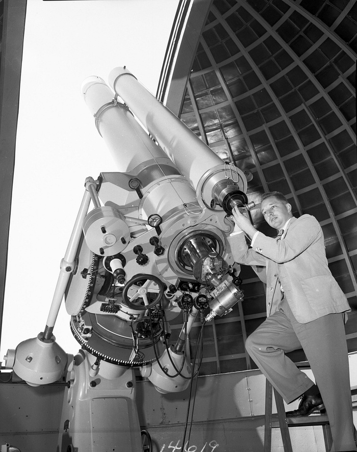 9½-дюймовый рефрактор установленный на 12-дюймовом телескопе.