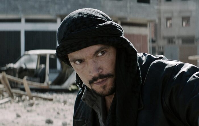 Приспешник злодея кстати, которого по моему, даже не убили по итогам фильма