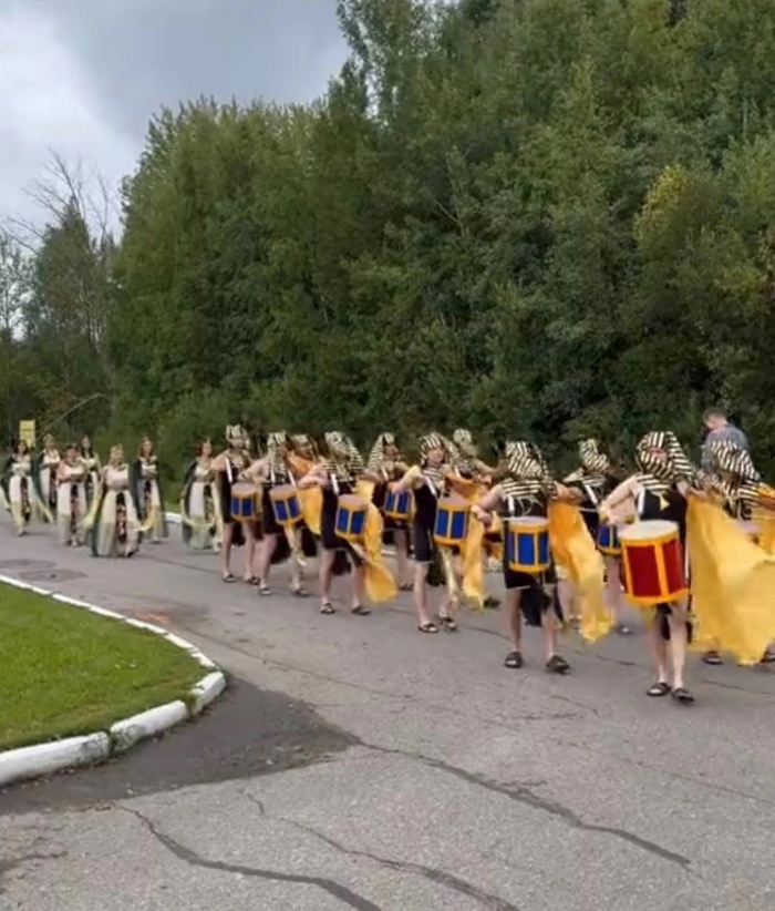  ,  ,    . -  . ,  .() 