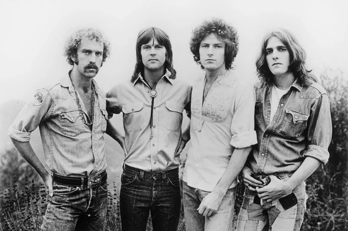 Отель Калифорния - Eagles, Рок, Старое фото, Без рейтинга