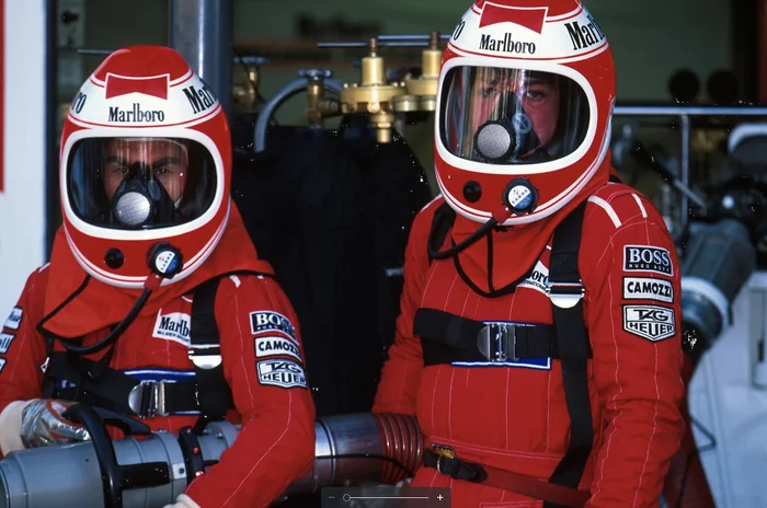 Italy-94. The Grand Prix was saved by Berlusconi. Alesi brought the first row of the Ferrari, but because of the clowns in the pits Hill won - My, Competitions, Formula 1, Автоспорт, Speed, Race, Michael Schumacher, Damon Hill, Gerhard Berger, Jean Alesi, Ferrari, Monza, Retro, 90th, Extreme, Williams racing, Mika Hakkinen, Mclaren, Silvio Berlusconi, Retro car, Longpost, Series F1 is the queen of motorsport