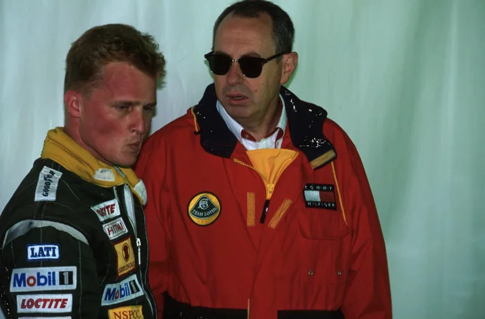 Italy-94. The Grand Prix was saved by Berlusconi. Alesi brought the first row of the Ferrari, but because of the clowns in the pits Hill won - My, Competitions, Formula 1, Автоспорт, Speed, Race, Michael Schumacher, Damon Hill, Gerhard Berger, Jean Alesi, Ferrari, Monza, Retro, 90th, Extreme, Williams racing, Mika Hakkinen, Mclaren, Silvio Berlusconi, Retro car, Longpost, Series F1 is the queen of motorsport