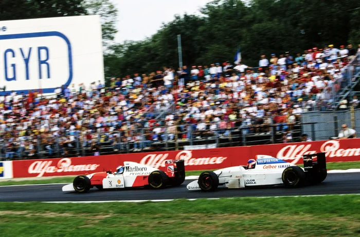 Italy-94. The Grand Prix was saved by Berlusconi. Alesi brought the first row of the Ferrari, but because of the clowns in the pits Hill won - My, Competitions, Formula 1, Автоспорт, Speed, Race, Michael Schumacher, Damon Hill, Gerhard Berger, Jean Alesi, Ferrari, Monza, Retro, 90th, Extreme, Williams racing, Mika Hakkinen, Mclaren, Silvio Berlusconi, Retro car, Longpost, Series F1 is the queen of motorsport