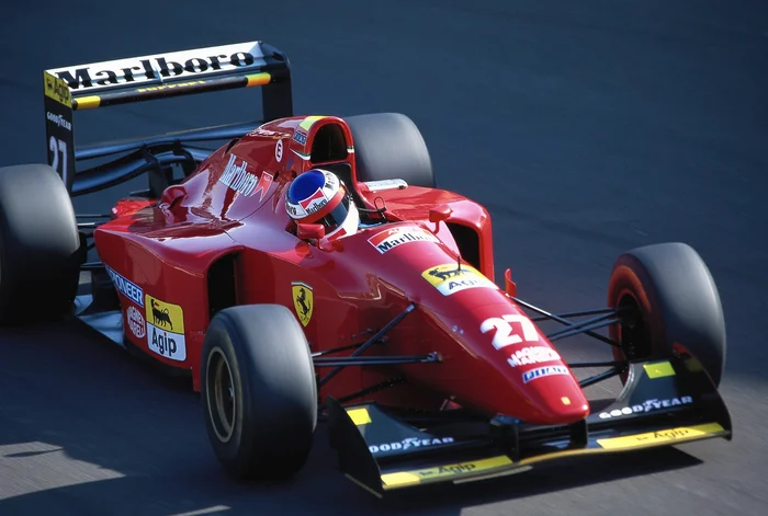 Italy-94. The Grand Prix was saved by Berlusconi. Alesi brought the first row of the Ferrari, but because of the clowns in the pits Hill won - My, Competitions, Formula 1, Автоспорт, Speed, Race, Michael Schumacher, Damon Hill, Gerhard Berger, Jean Alesi, Ferrari, Monza, Retro, 90th, Extreme, Williams racing, Mika Hakkinen, Mclaren, Silvio Berlusconi, Retro car, Longpost, Series F1 is the queen of motorsport