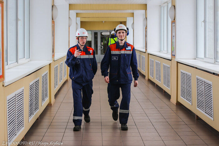 Из серии «Именно они делают Россию великой» - снято мной на Усть-Илимской ТЭЦ (входит в состав компании Эн+ Олега Дерипаски)