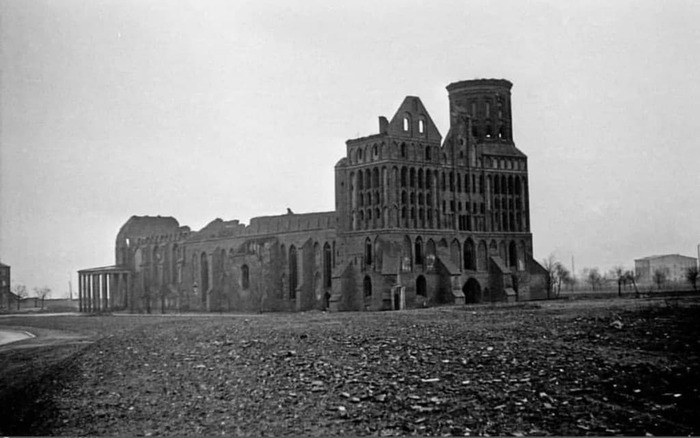 Разрушенный собор