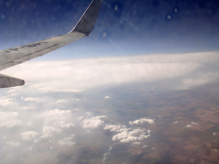 Впервые полетел на самолете.