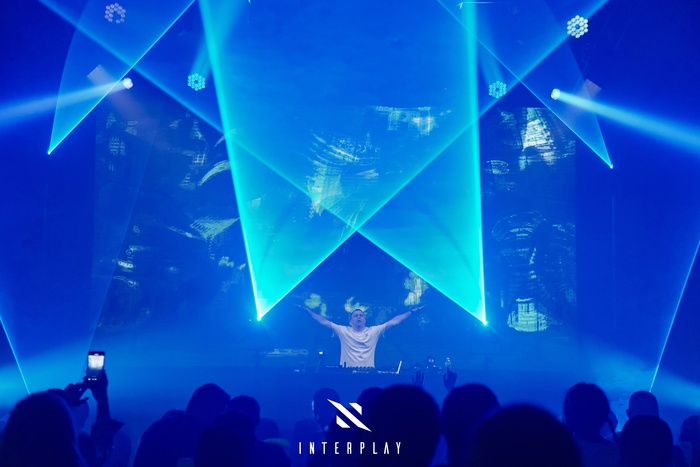 Теперь вот так происходит.