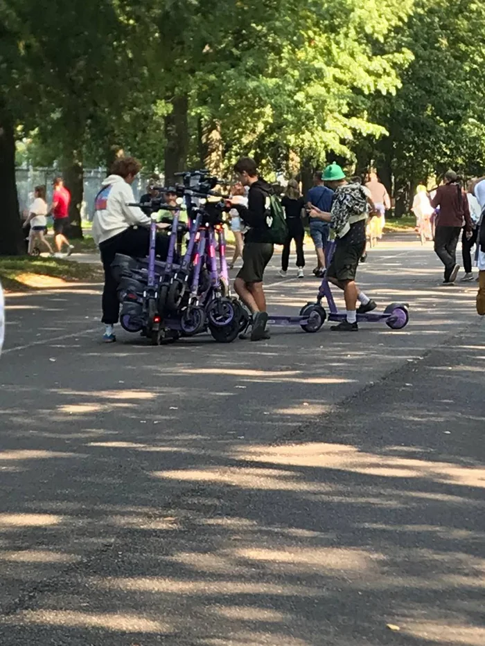 10 at a time is not too much? - My, Kick scooter, Scooters, Electric scooter, A pedestrian, No accident happened, Violation of traffic rules, Teenagers