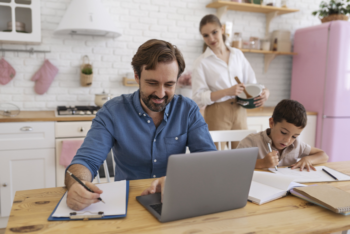 Designed by <a href="https://pikabu.ru/story/kak_ne_dat_stressu_isportit_zhizn_strategiya_v_rabote_so_stressfaktorami_11730763?u=https%3A%2F%2Fru.freepik.com%2Ffree-photo%2Fadult-trieng-to-acheve-work-and-personal-life_30589825.htm%23%26position%3D15%26from_view%3Duser%26uuid%3D1b9ad83d-c004-4053-b296-71969ad037d1&t=Freepik&h=de68a3d6dcf5eacba8754767d90322954061762c" title="https://ru.freepik.com/free-photo/adult-trieng-to-acheve-work-and-personal-life_30589825.htm#&positi..." target="_blank" rel="nofollow noopener">Freepik</a>