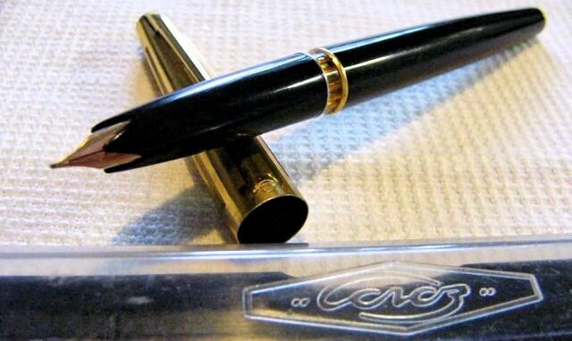 Fountain pen and penmanship lessons - Informative, School, Pupils, Fountain pen, the USSR, Childhood in the USSR, Want to know everything, Calligraphy, Made in USSR, Yandex Zen (link), Longpost, Knowledge, Skill, Hot