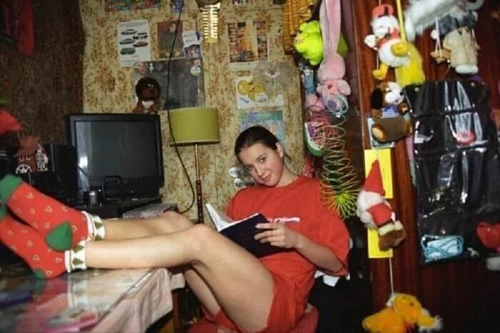 Figure skating champion Irina Slutskaya in her apartment. Russia, 1997 - The photo, Russia, 1997, Athletes, Girls, Figure skaters, Repeat