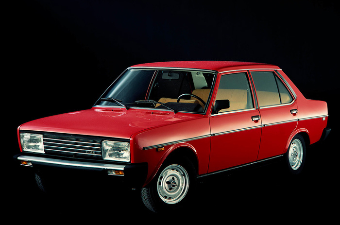 FIAT 131 стартовал в 1974 г.