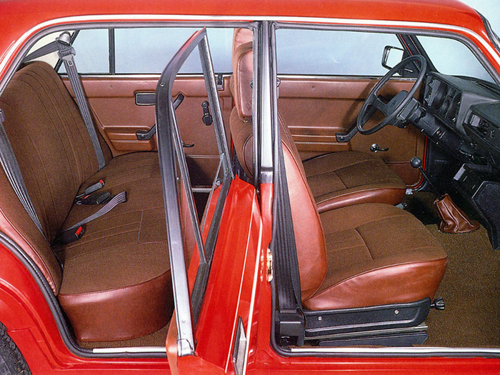 Интерьер раннего ВАЗ-2105