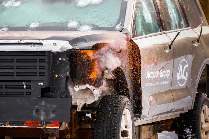 Перед взрывом отстреляли бронекапсулу под кузуовом