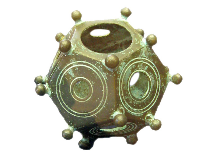 Римский додекаэдр в Римском музее в Шварценаккере (Хомбург, Германия