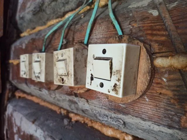 Why did they install wooden socket boxes in the USSR? - My, Tools, Repair, Telegram (link), Home construction, Power socket, Sockets, Building, Electricity, Электрик