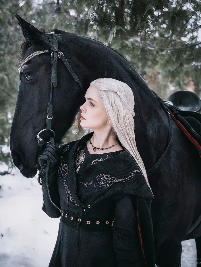 The iron throne calls for battle again, battle, death, power - this is his game... - The photo, PHOTOSESSION, Cosplay, Cosplayers, Horses, Game of Thrones, Raineera Targaryen, Targaryen, Longpost