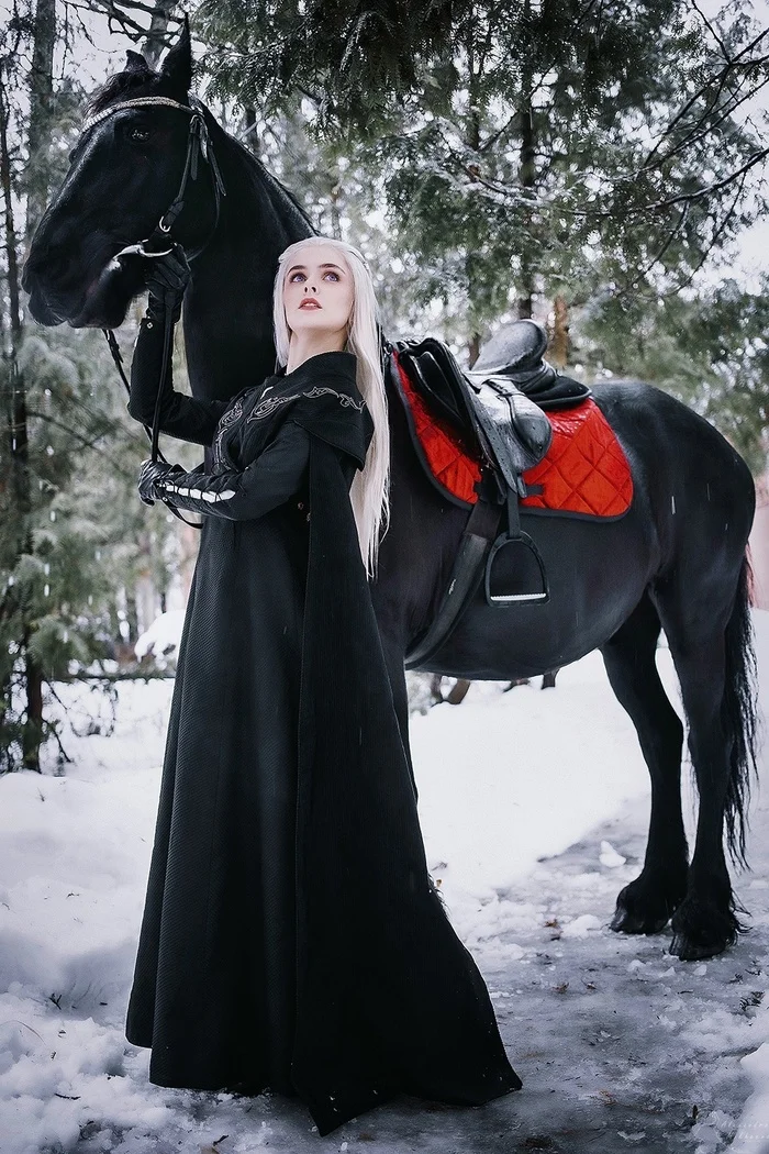 The iron throne calls for battle again, battle, death, power - this is his game... - The photo, PHOTOSESSION, Cosplay, Cosplayers, Horses, Game of Thrones, Raineera Targaryen, Targaryen, Longpost