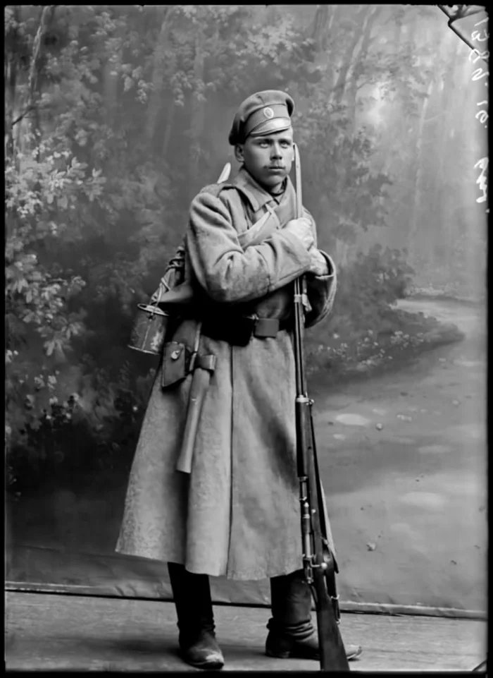 Russian soldier with a kawaii Japanese rifle Arisaka Type 30. 1916 - Armament, Military history, Weapon, World War I, The soldiers, Rifle, Japan, Russia, The photo, Old photo