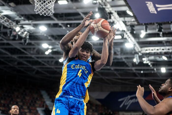 В Перми на играх Дружбы сборная России по баскетболу уверенно обыграла колумбийцев со счётом 155:53, но есть нюанс