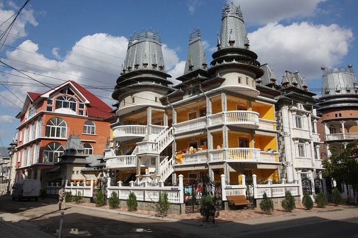 Типичный цыганский дом