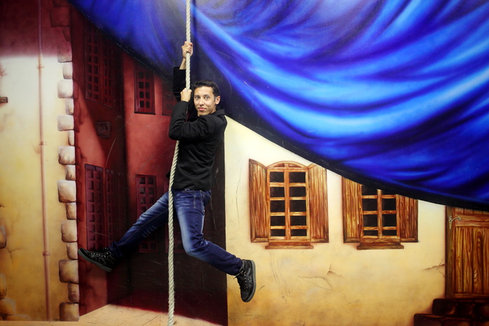 и вот уже проскочив марийский период жизни - перелетел в осень 2014, на Невский проспект