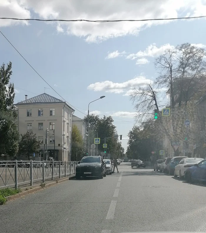 Not a tram - they'll go around - My, Kazan, Violation of traffic rules, Rudeness, Parking, Longpost